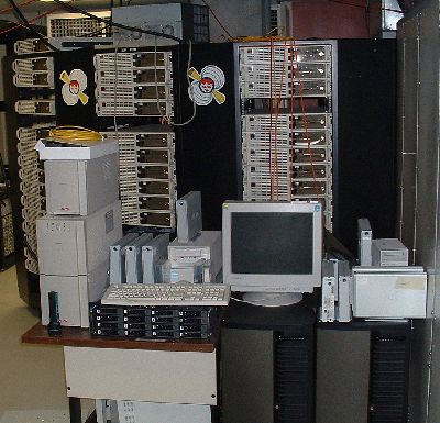 Nhà khoa học trao đổi tại hội thảo